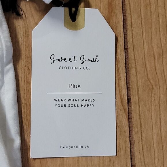 SWEET SOUL "MAMA NEEDS SOME WINE" T-SHIRT - NWT - Picture 4 of 6